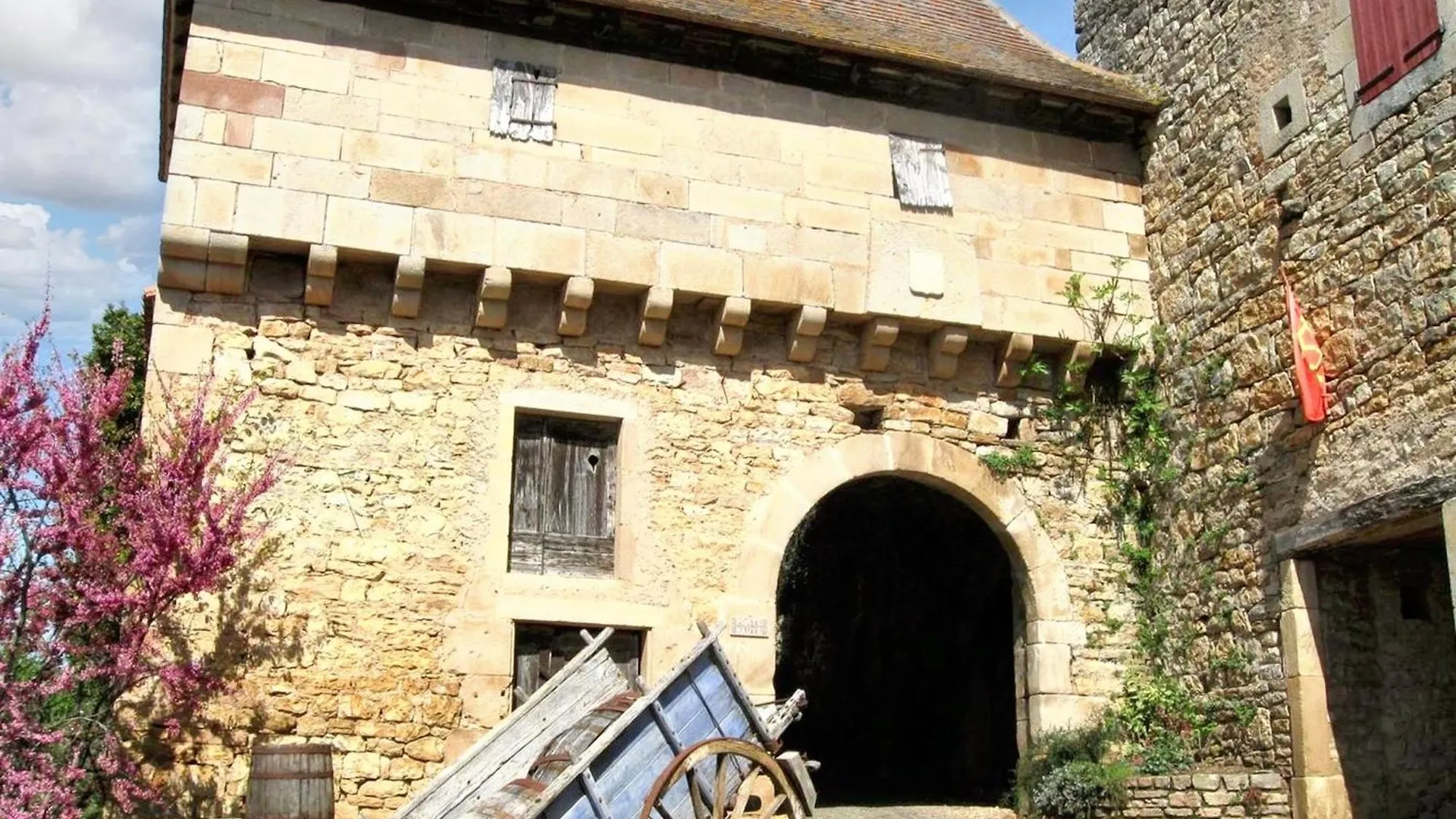 Maison Charmante A Milhars Avec Terrasse Et Vue Sur La Ville フランス
