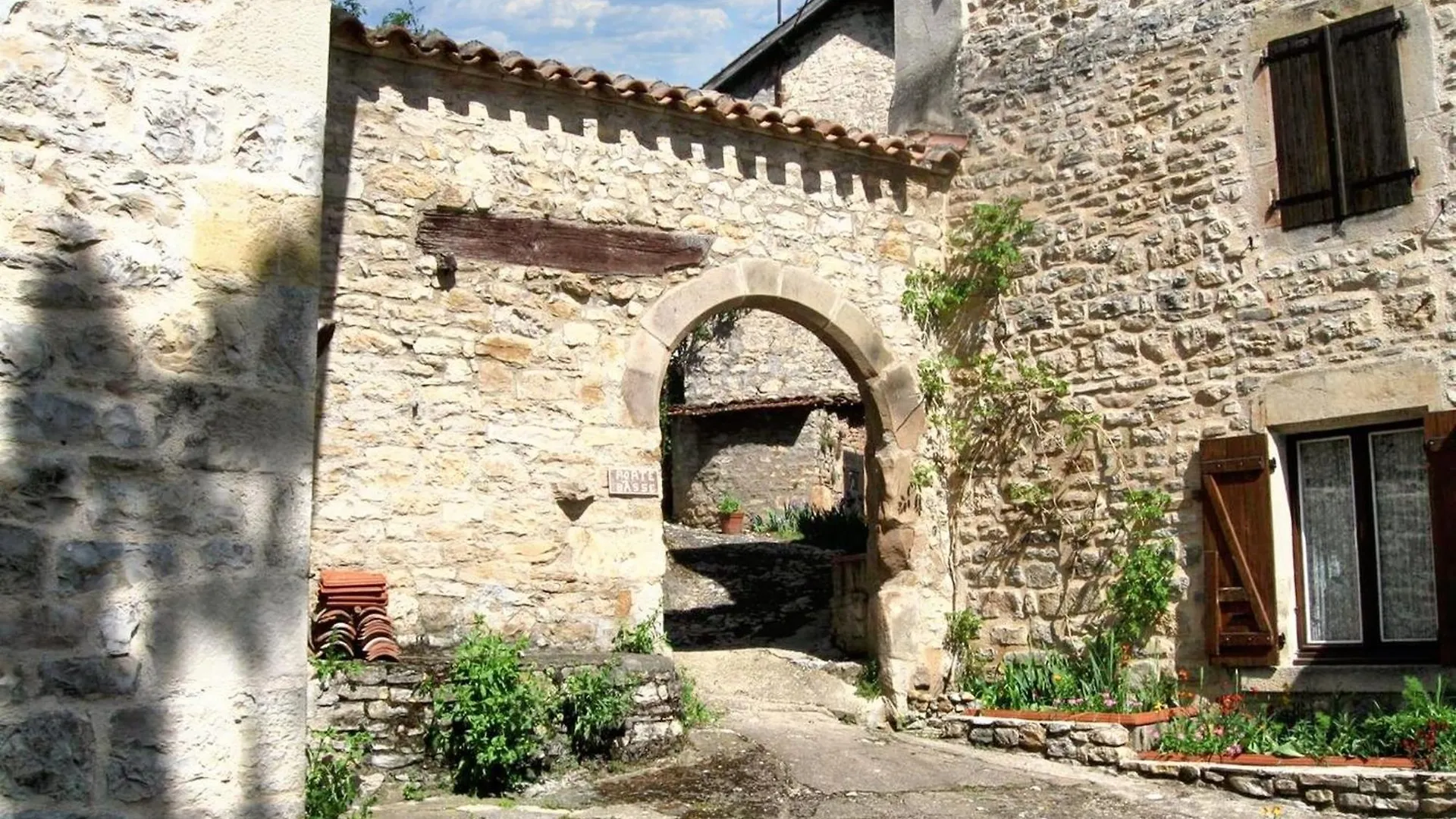 Maison Charmante A Milhars Avec Terrasse Et Vue Sur La Ville 0*,  フランス