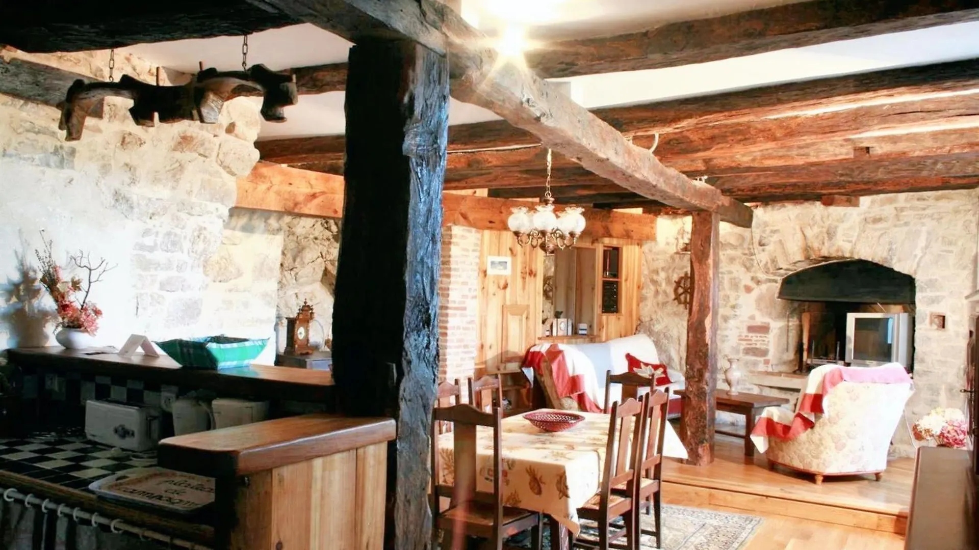 Maison Charmante A Milhars Avec Terrasse Et Vue Sur La Ville